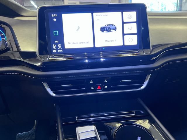 Certified 2024 Volkswagen Atlas Cross Sport SE FWD image 25