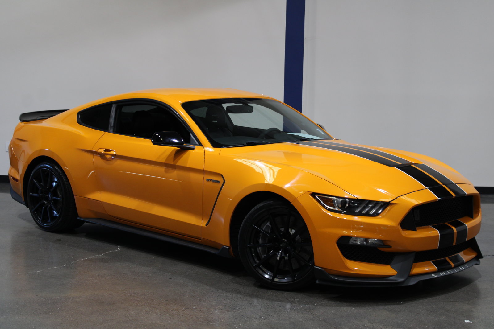 Used 2018 Ford Mustang Shelby GT350 w/ Convenience Package RWD image 2