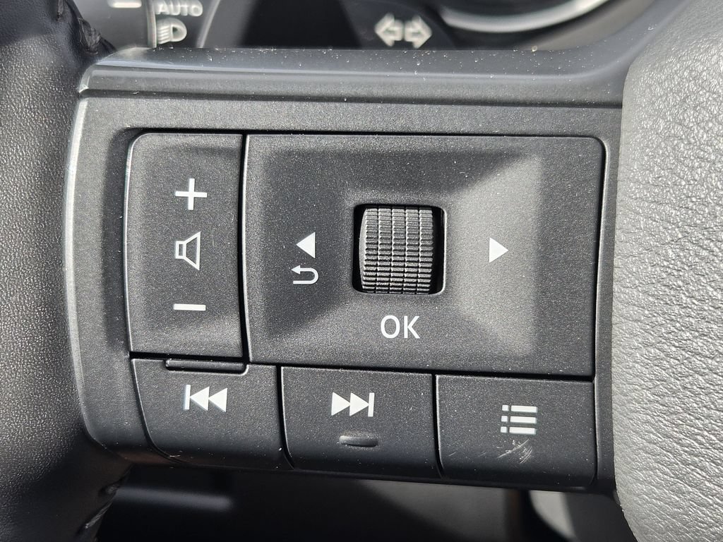 Used 2025 Nissan Rogue SV FWD image 23