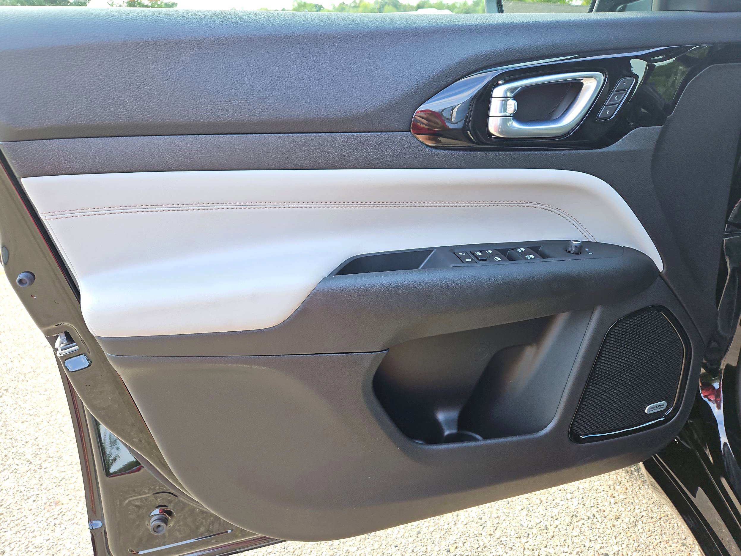 New 2024 Jeep Compass Limited w/ Elite Group image 23