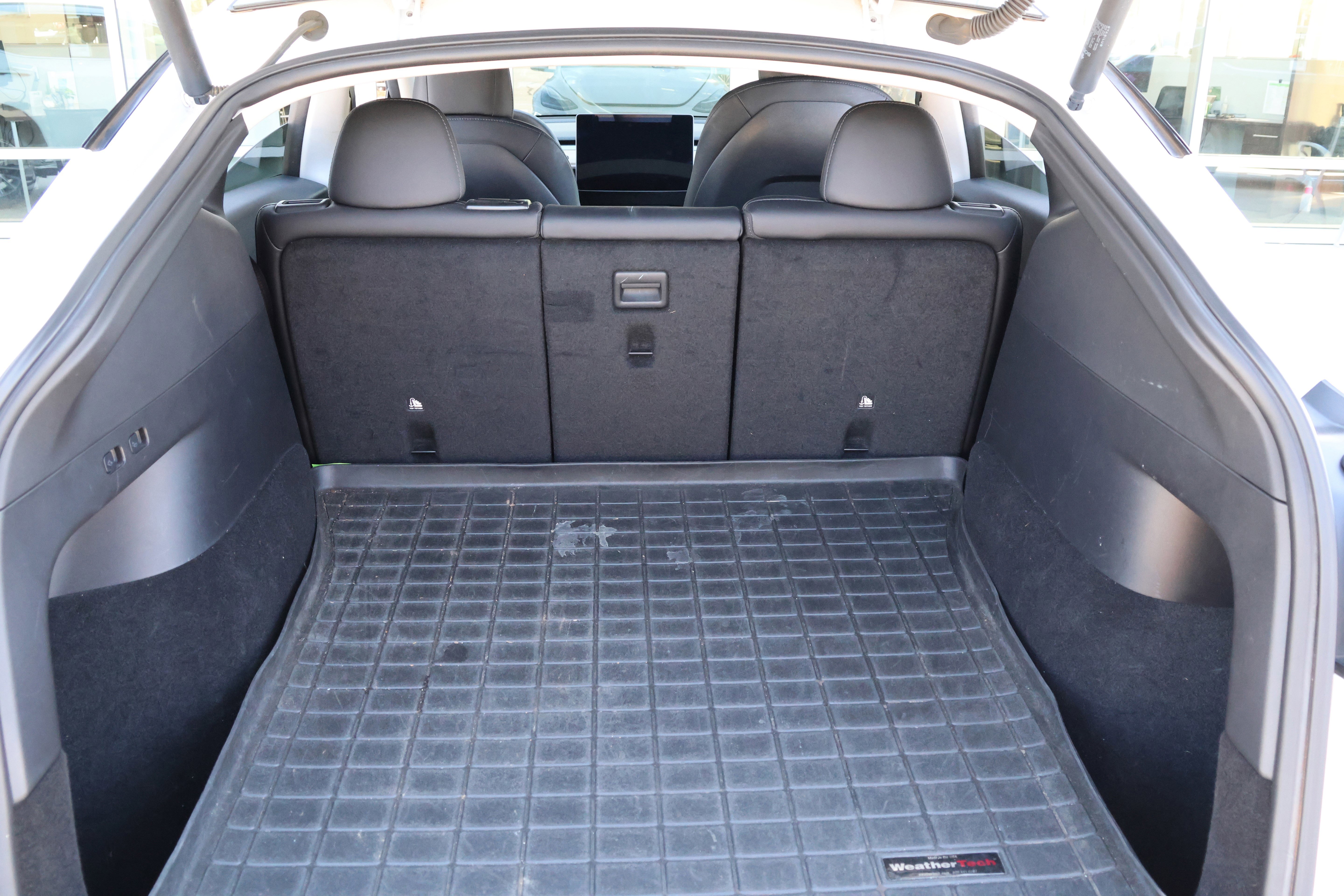 Used 2021 Tesla Model Y Long Range image 32