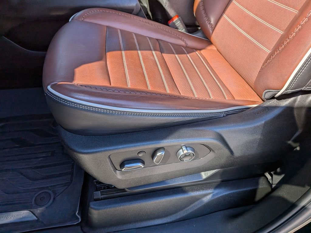 Certified 2024 GMC Yukon Denali Ultimate AWD/4WD image 10