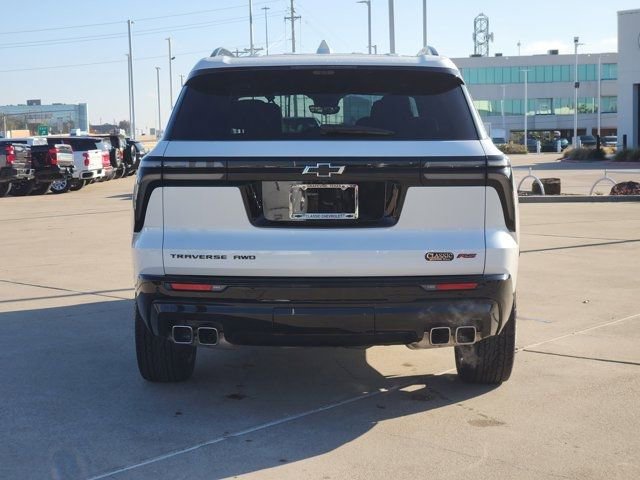 Used 2025 Chevrolet Traverse RS image 12