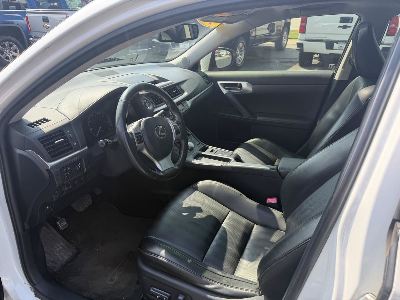 Used 2012 Lexus CT 200h Premium w/ Premium Audio Pkg FWD image 10