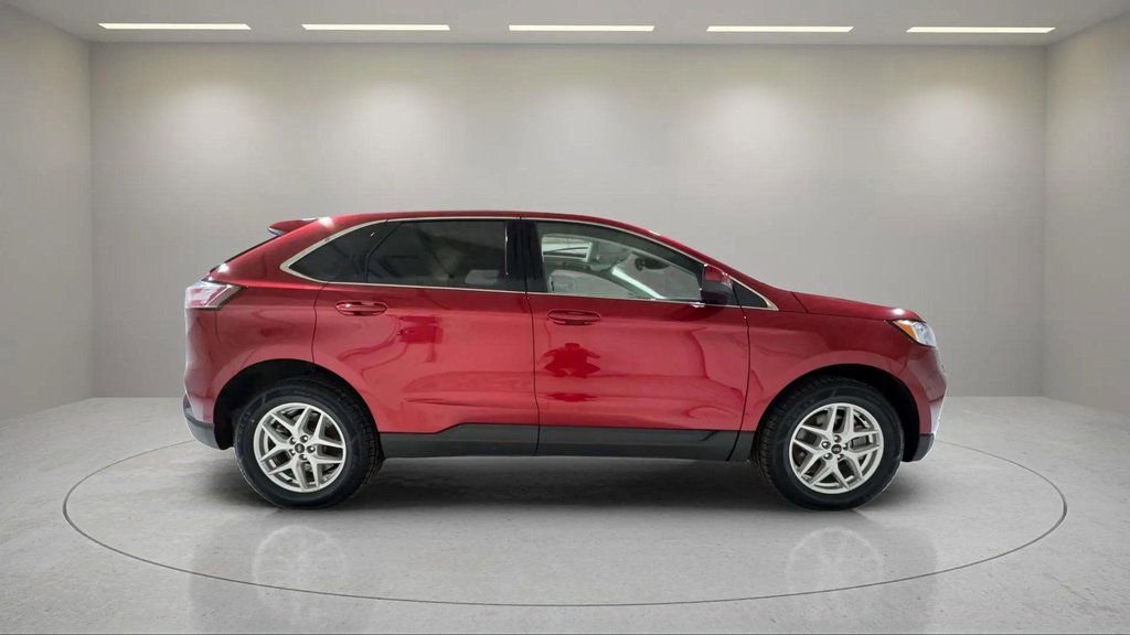 Used 2023 Ford Edge SEL w/ Convenience Package image 2