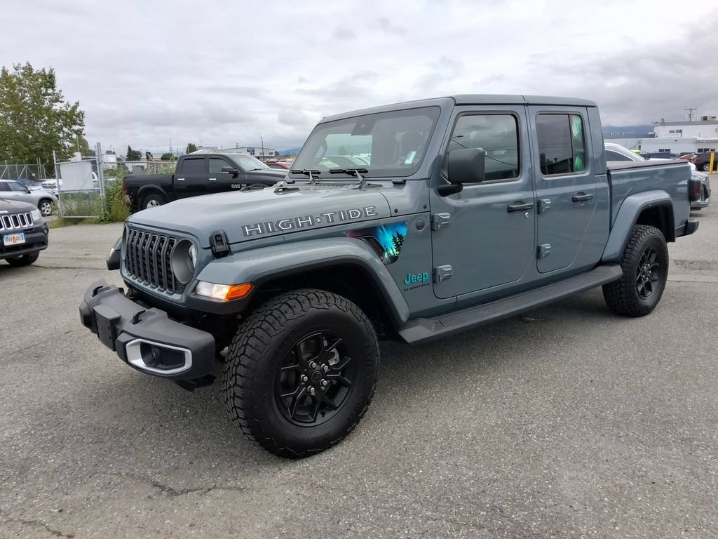 Certified 2025 Jeep Gladiator Sport AWD/4WD image 4