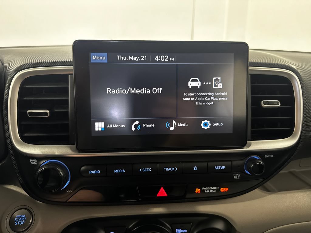 Used 2025 Hyundai Venue SEL FWD image 12