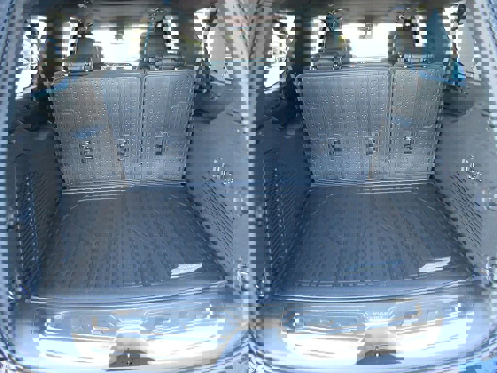 New 2026 Chevrolet Suburban RST image 12