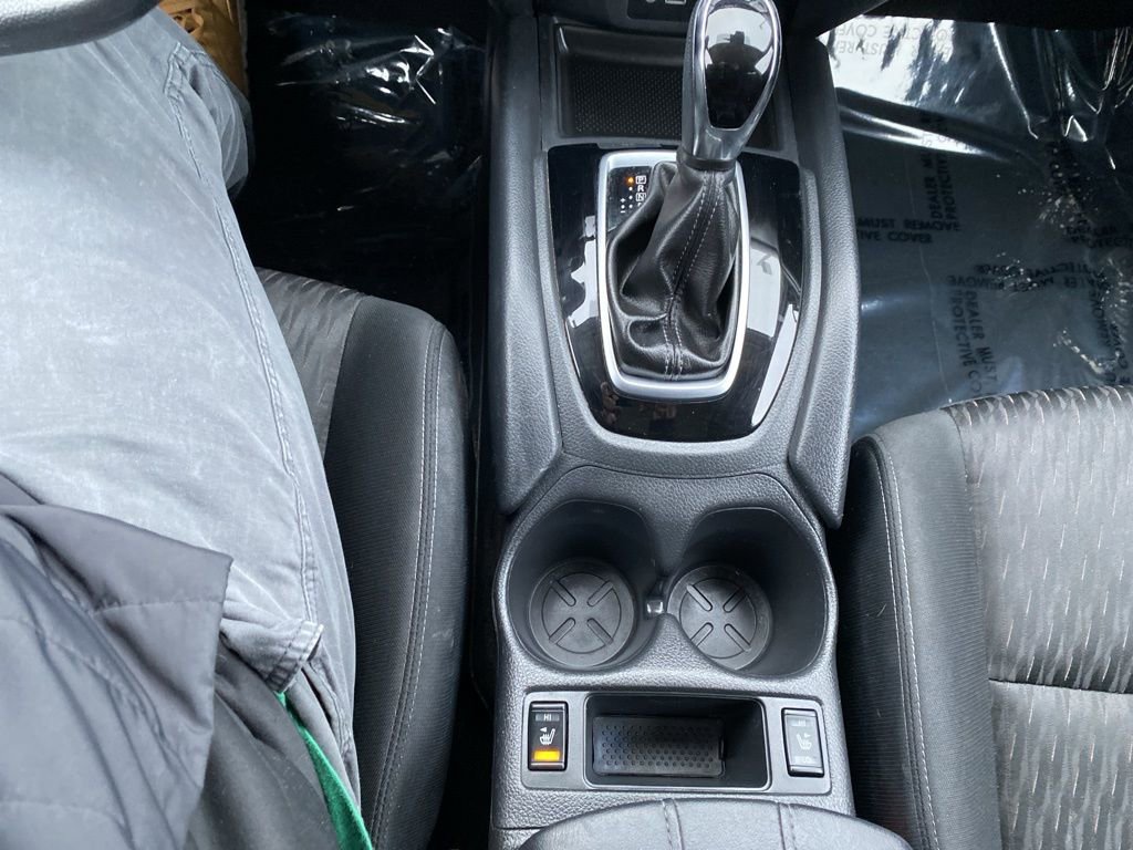 Used 2019 Nissan Rogue SV image 18