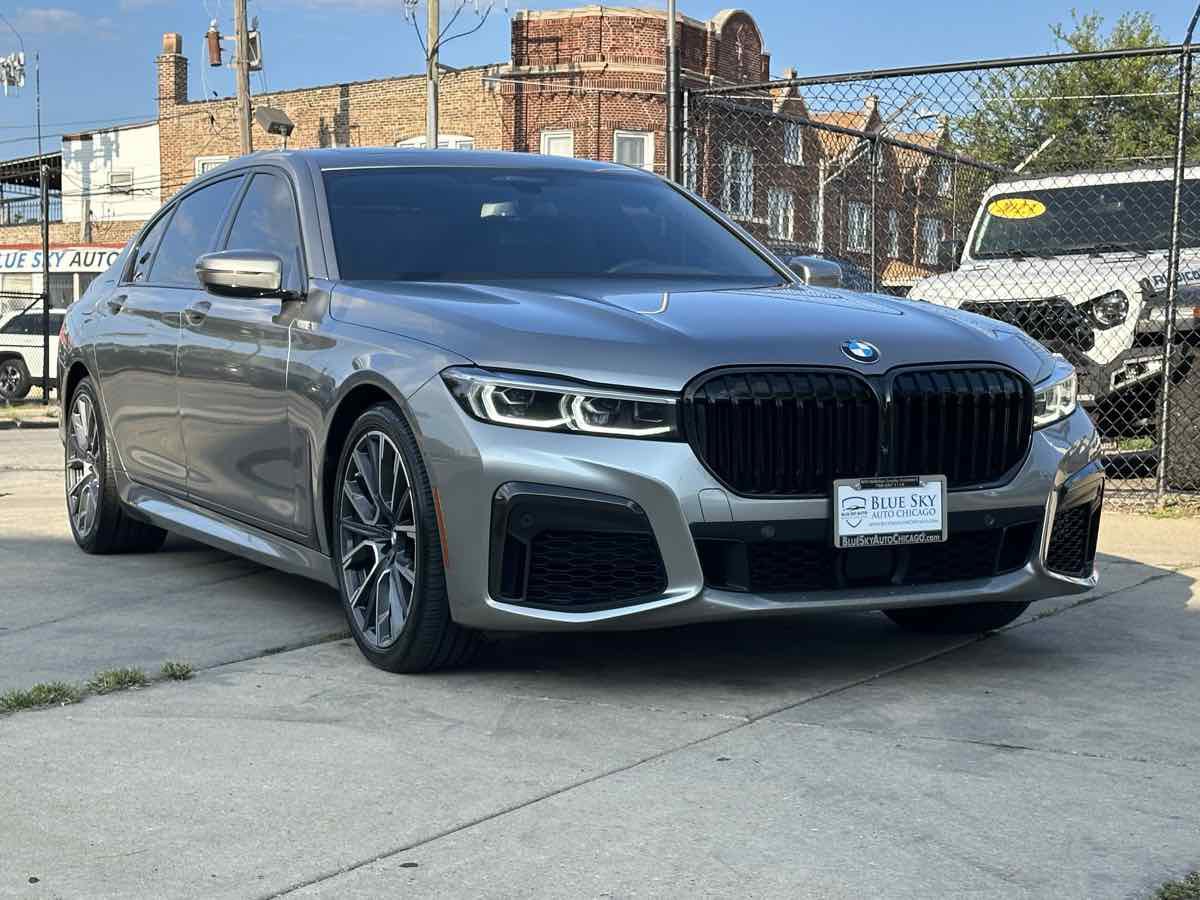 Used 2022 BMW 750i xDrive w/ Luxury Rear Seating Package AWD/4WD image 3