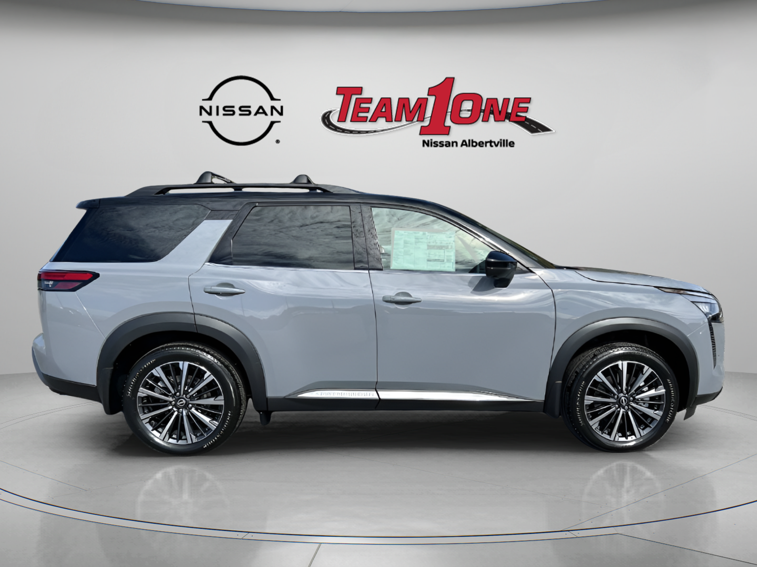 New 2026 Nissan Pathfinder Platinum FWD image 9