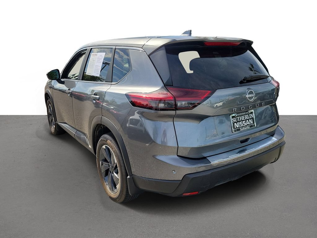 Certified 2026 Nissan Rogue SV FWD image 4