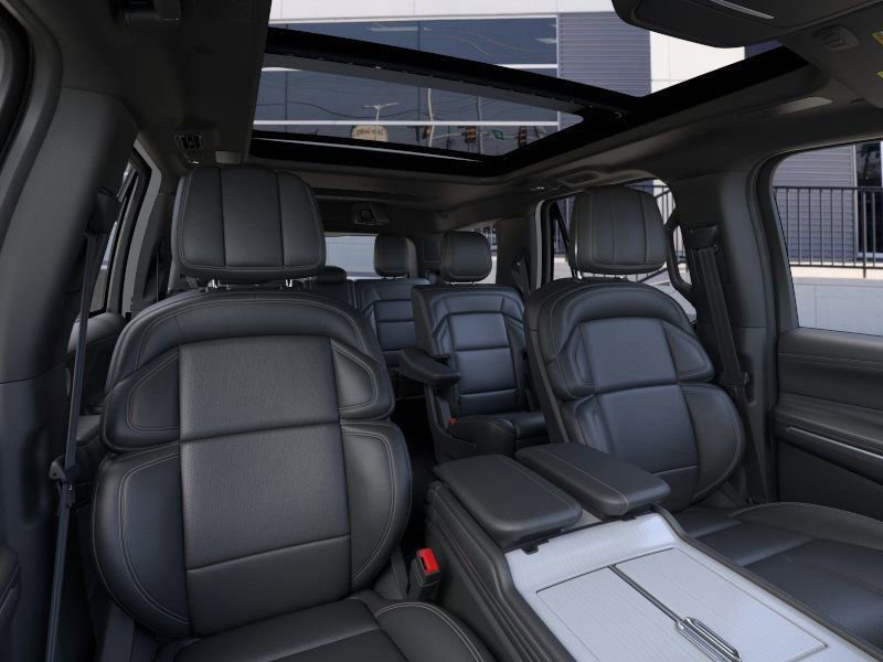New 2025 Lincoln Navigator Reserve w/ Jet Appearance Package image 10