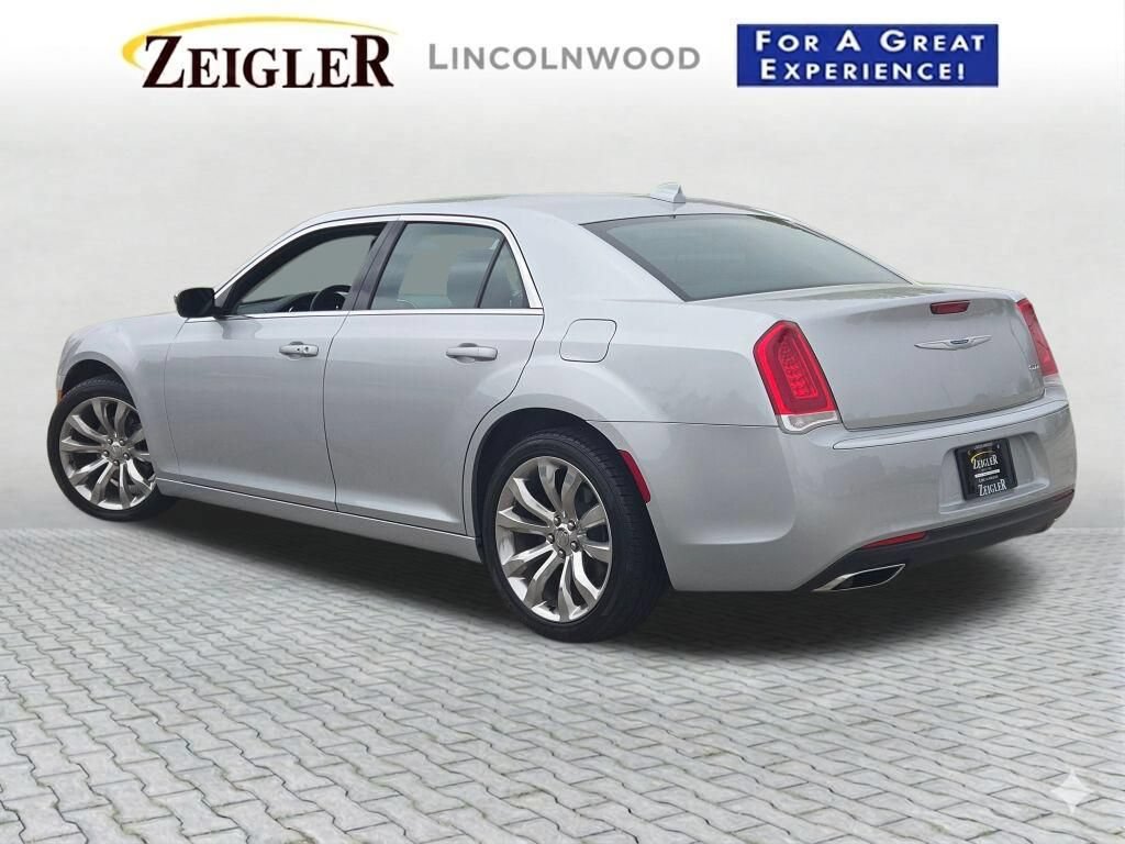 Used 2021 Chrysler 300 Touring w/ Chrome Appearance Package RWD image 15