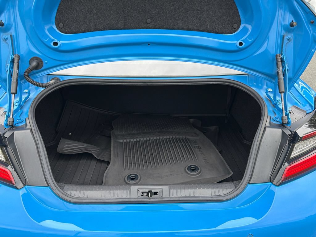 Used 2022 Toyota GR86 Premium w/ ALL Weather Mat Package (TMS) RWD image 6