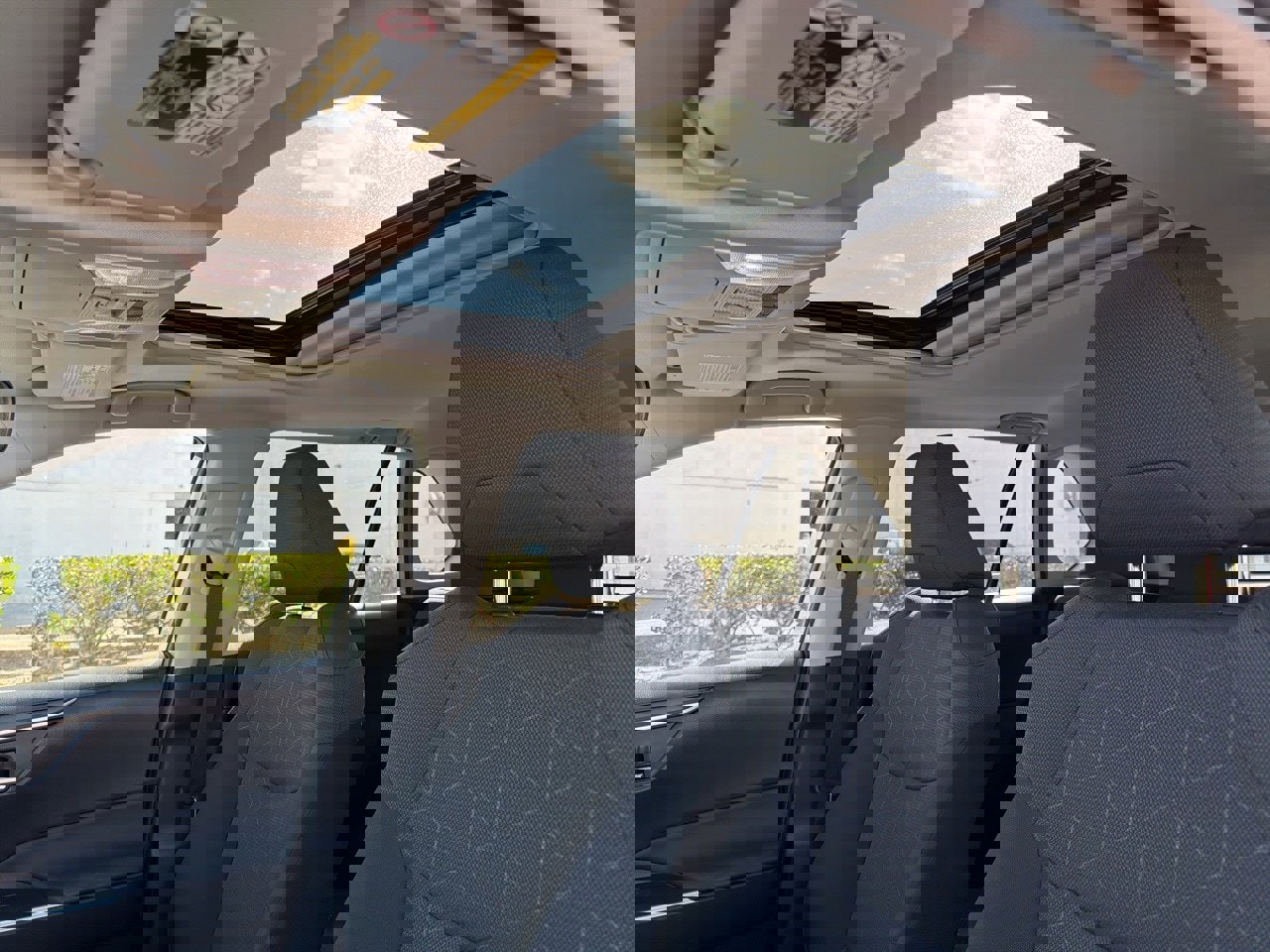 Used 2022 Toyota RAV4 XLE image 10