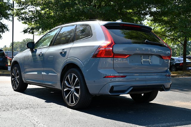Certified 2024 Volvo XC60 B5 Plus w/ Protection Package Premier AWD/4WD image 5