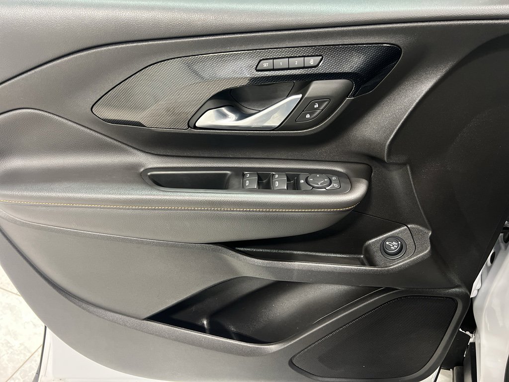 Used 2023 GMC Terrain AT4 image 20