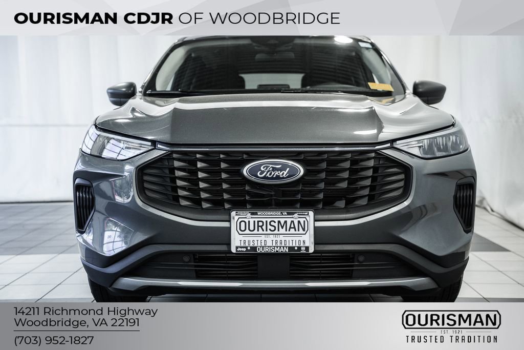 Used 2025 Ford Escape Active AWD/4WD image 2