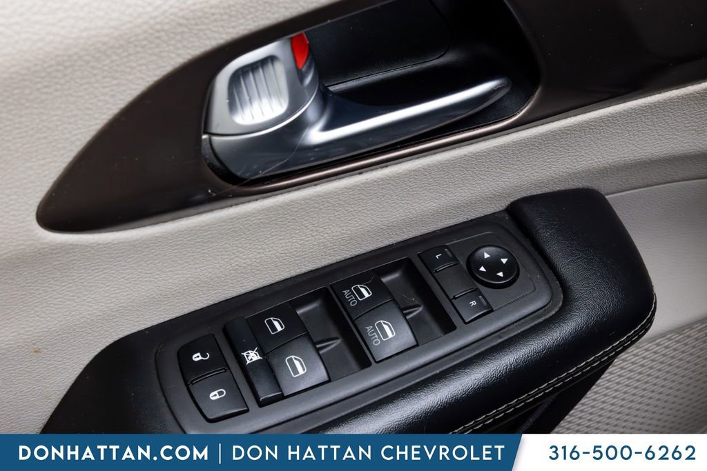 Used 2021 Chrysler Voyager Lxi FWD image 10