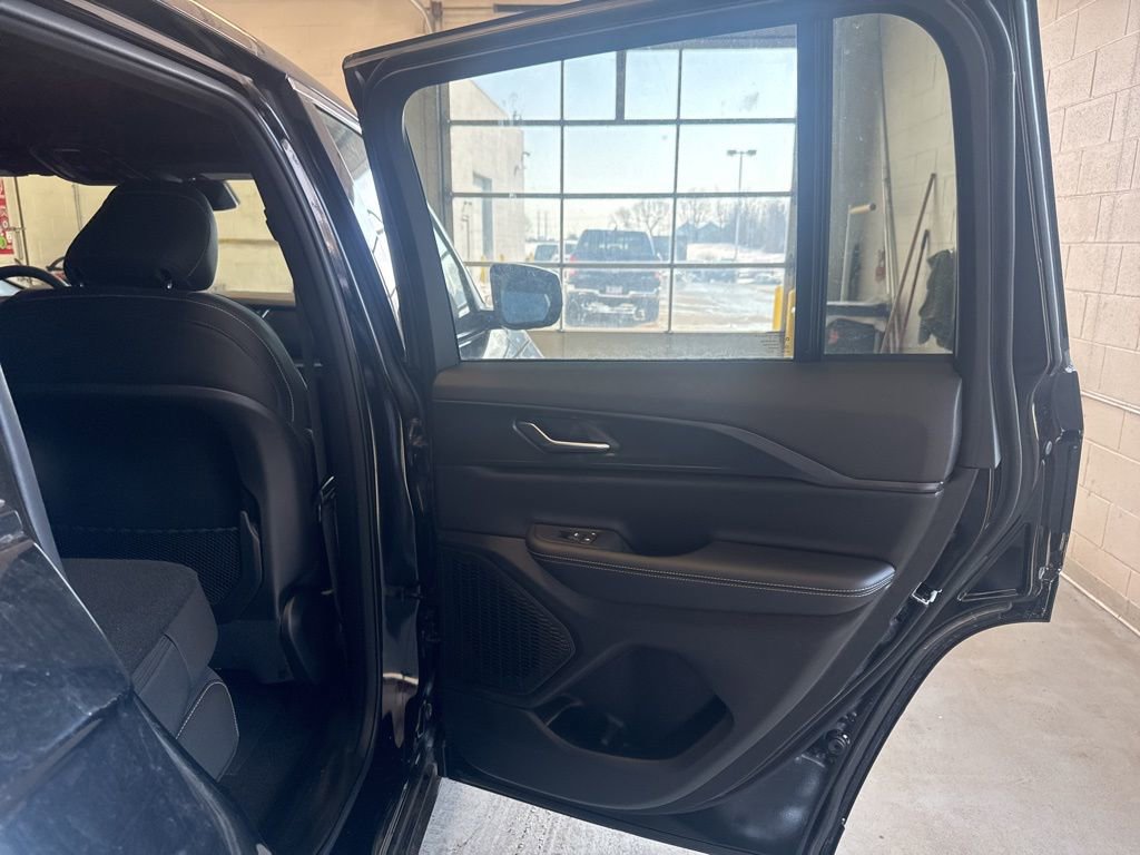 New 2025 Jeep Grand Cherokee Laredo w/ Luxury Tech Group I image 43