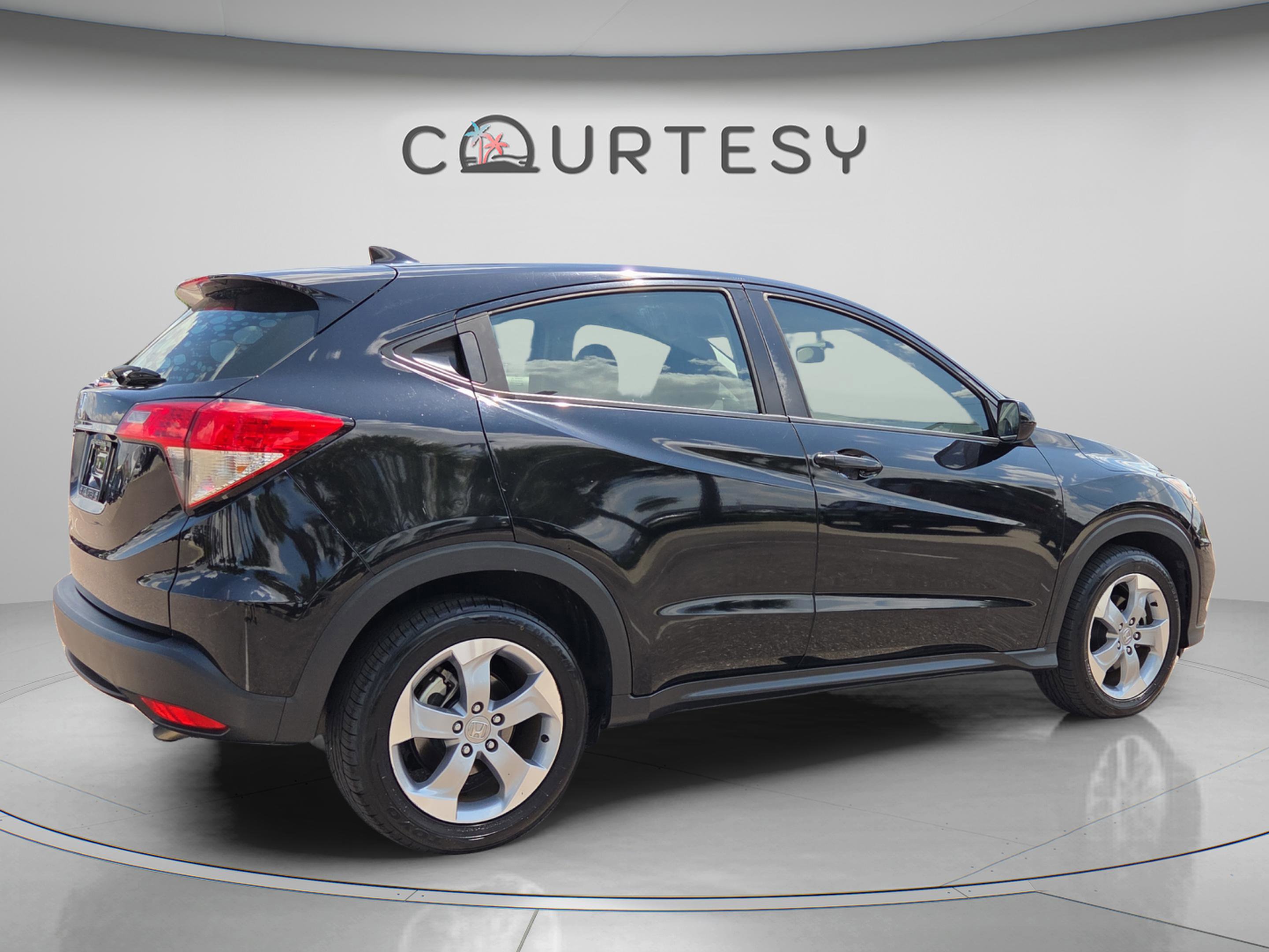 Used 2019 Honda HR-V LX image 5
