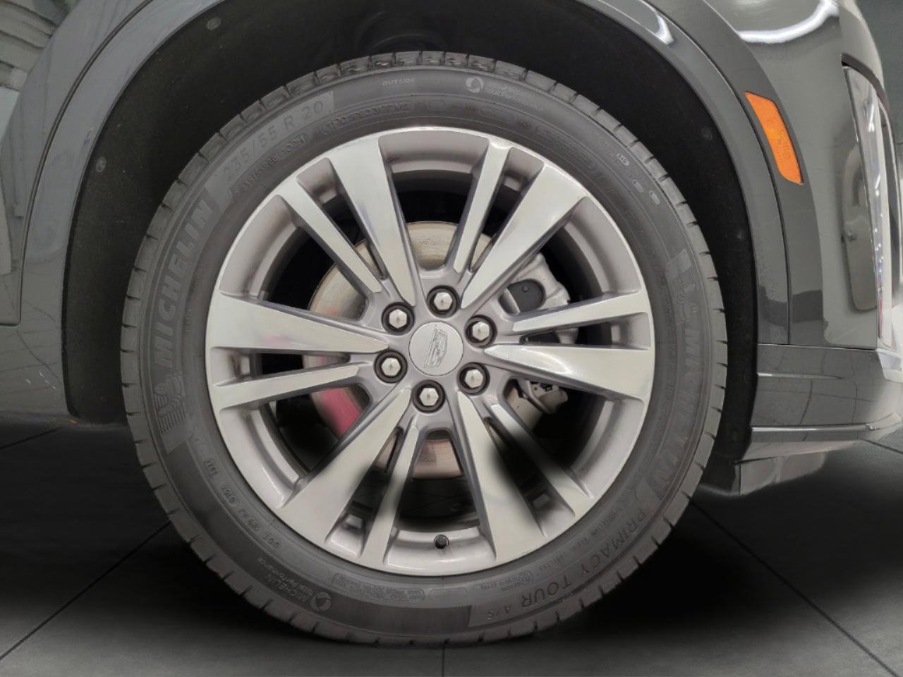 Certified 2025 Cadillac XT6 Premium Luxury image 4