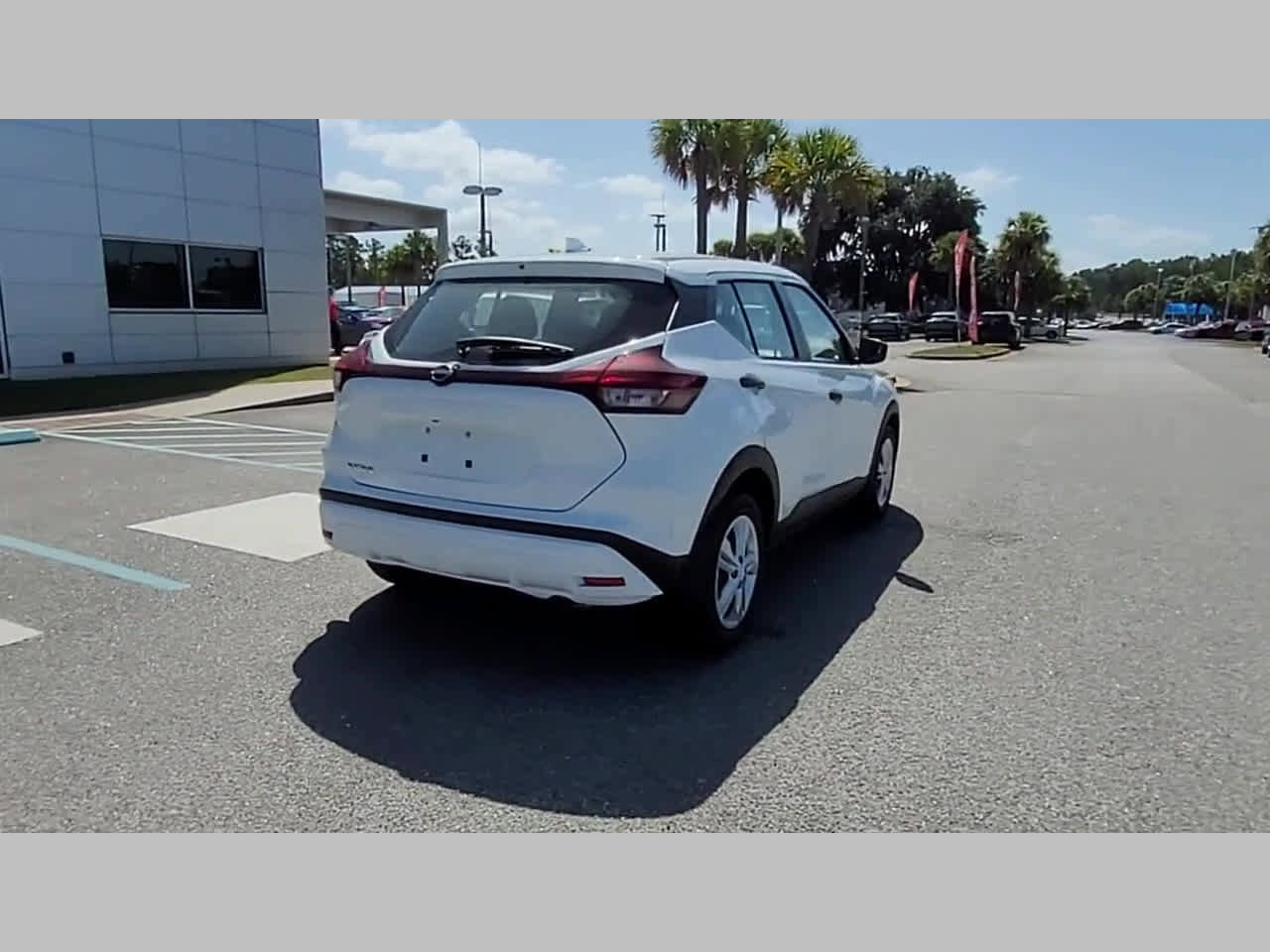 New 2025 Nissan Kicks Play S image 31