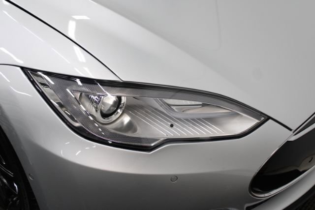 Used 2015 Tesla Model S 85 RWD image 26