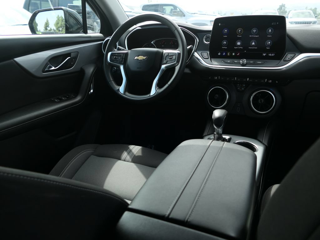 Used 2025 Chevrolet Blazer LT FWD image 23