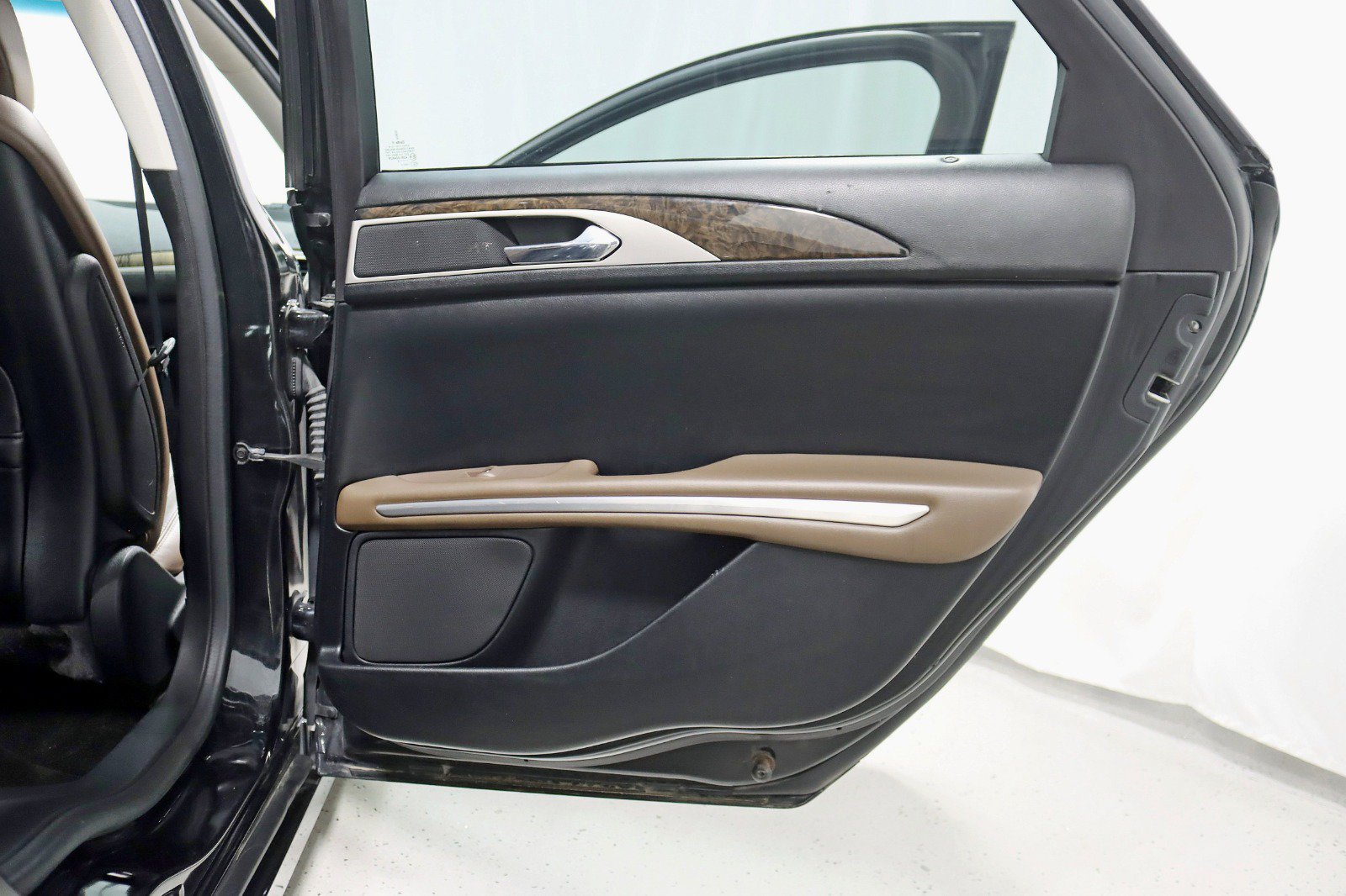 Used 2015 Lincoln MKZ AWD w/ Equipment Group 102A Reserve image 27