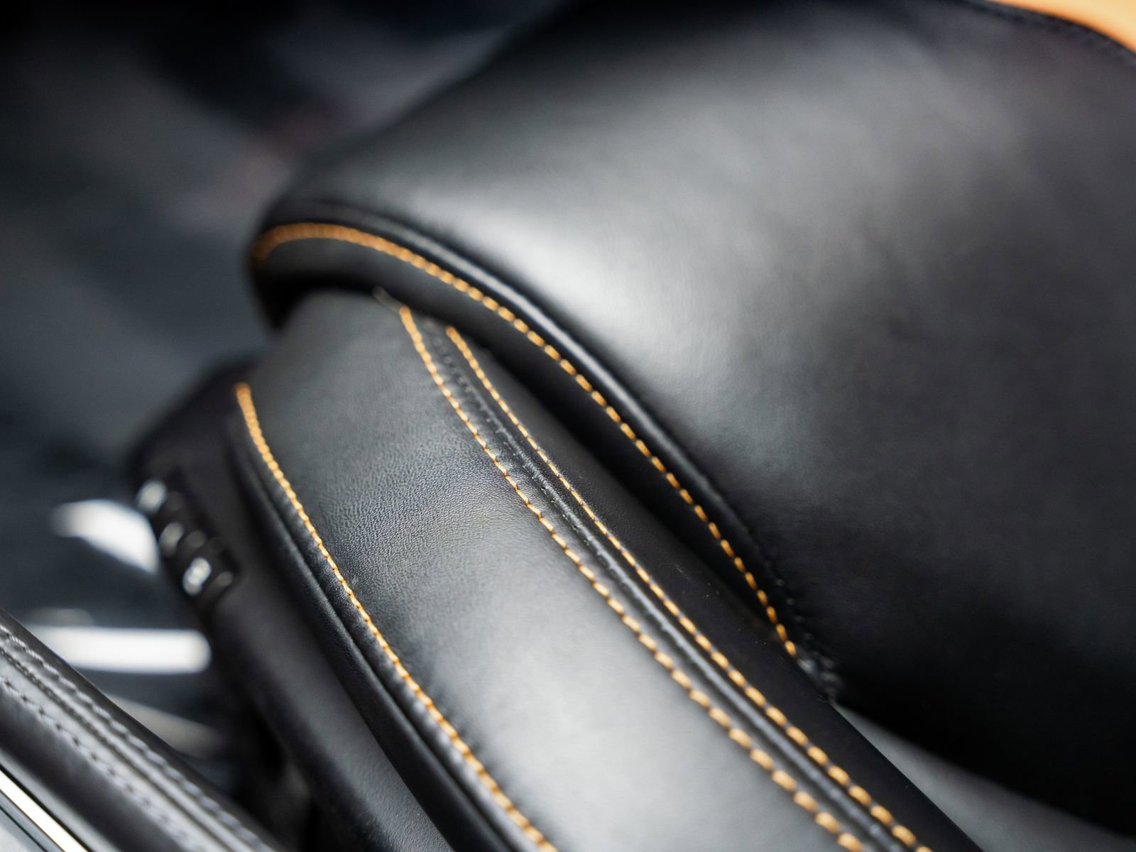 Used 2017 McLaren 570S Coupe image 56