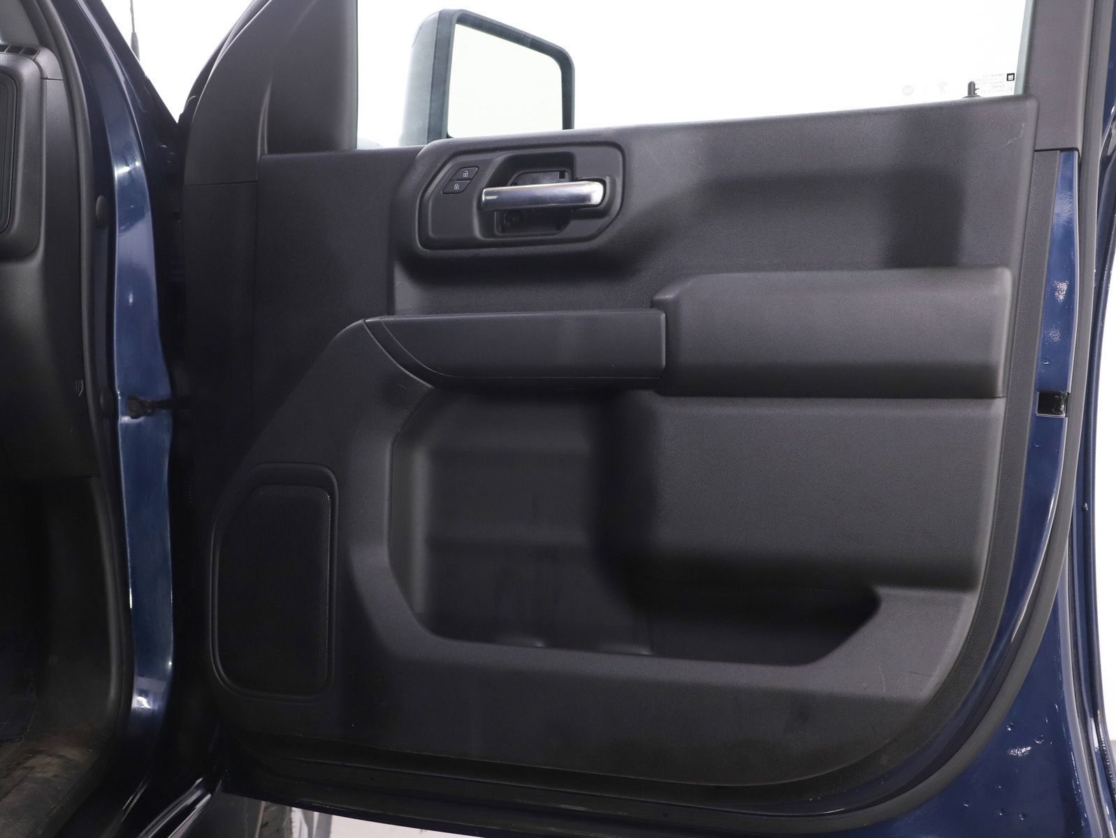 Used 2023 Chevrolet Silverado 2500 Custom w/ Custom Convenience Package AWD/4WD image 9