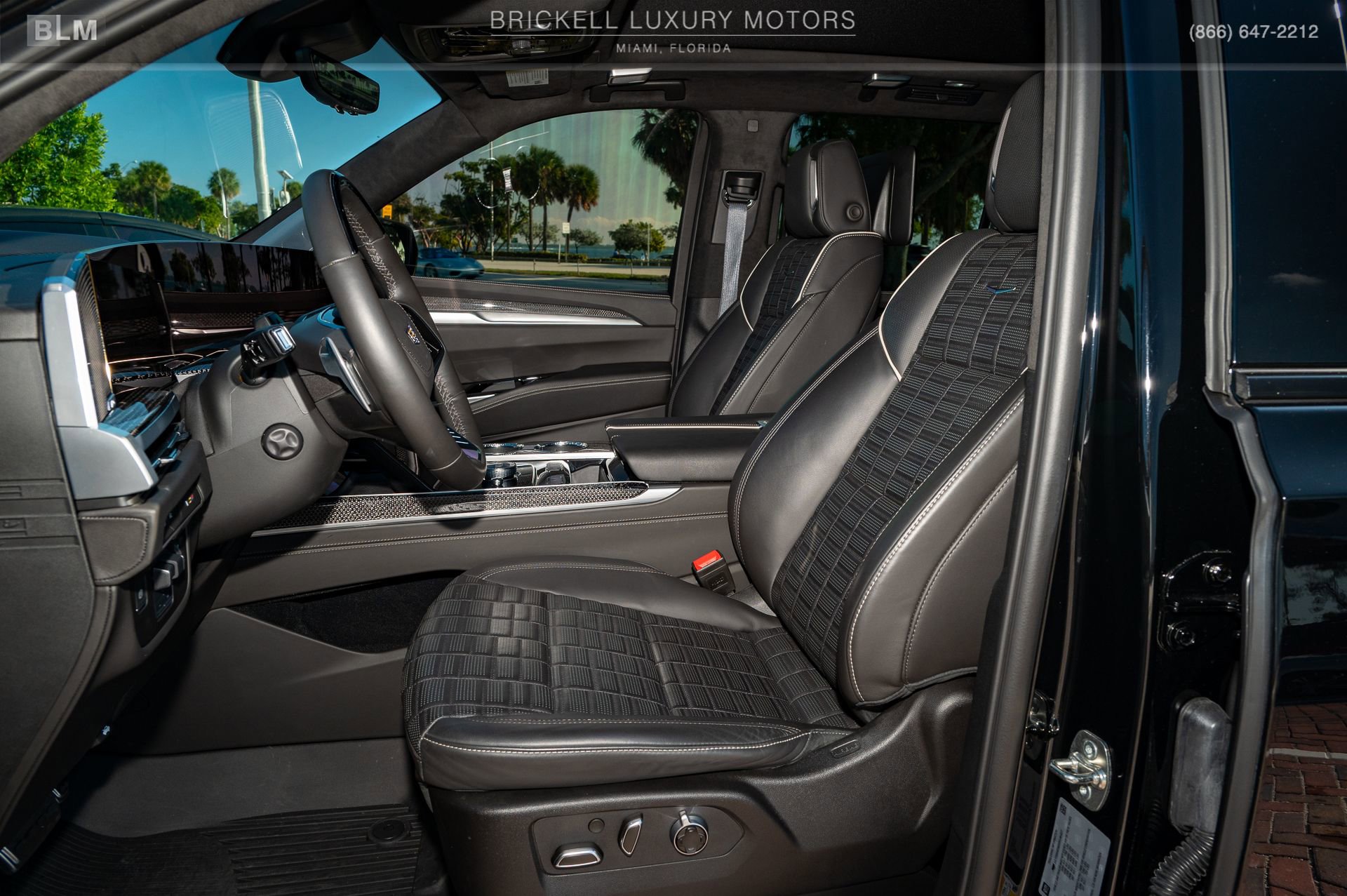 Used 2025 Cadillac Escalade V image 9