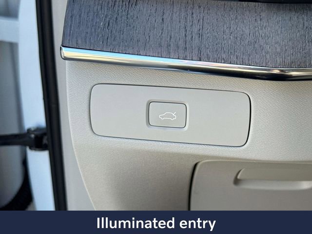 Used 2023 Volvo XC90 B6 Ultimate w/ Lounge Package image 27