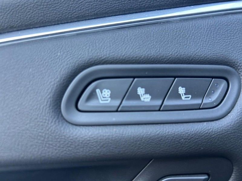 Used 2023 Cadillac Escalade ESV Premium Luxury image 14