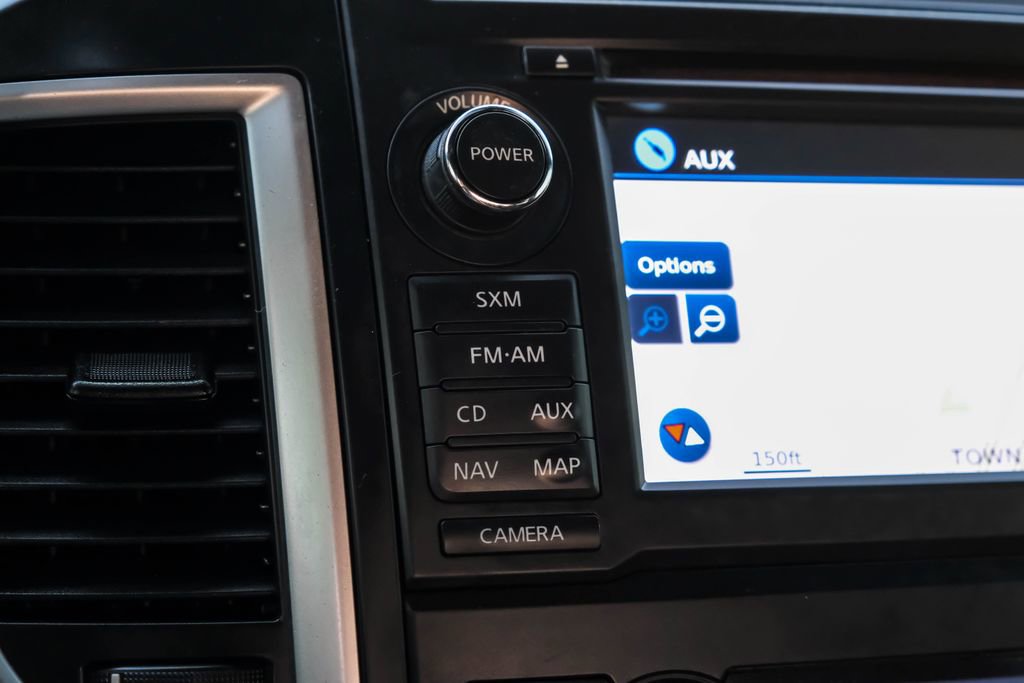 Used 2018 Nissan Titan SV w/ SV Convenience Package image 27