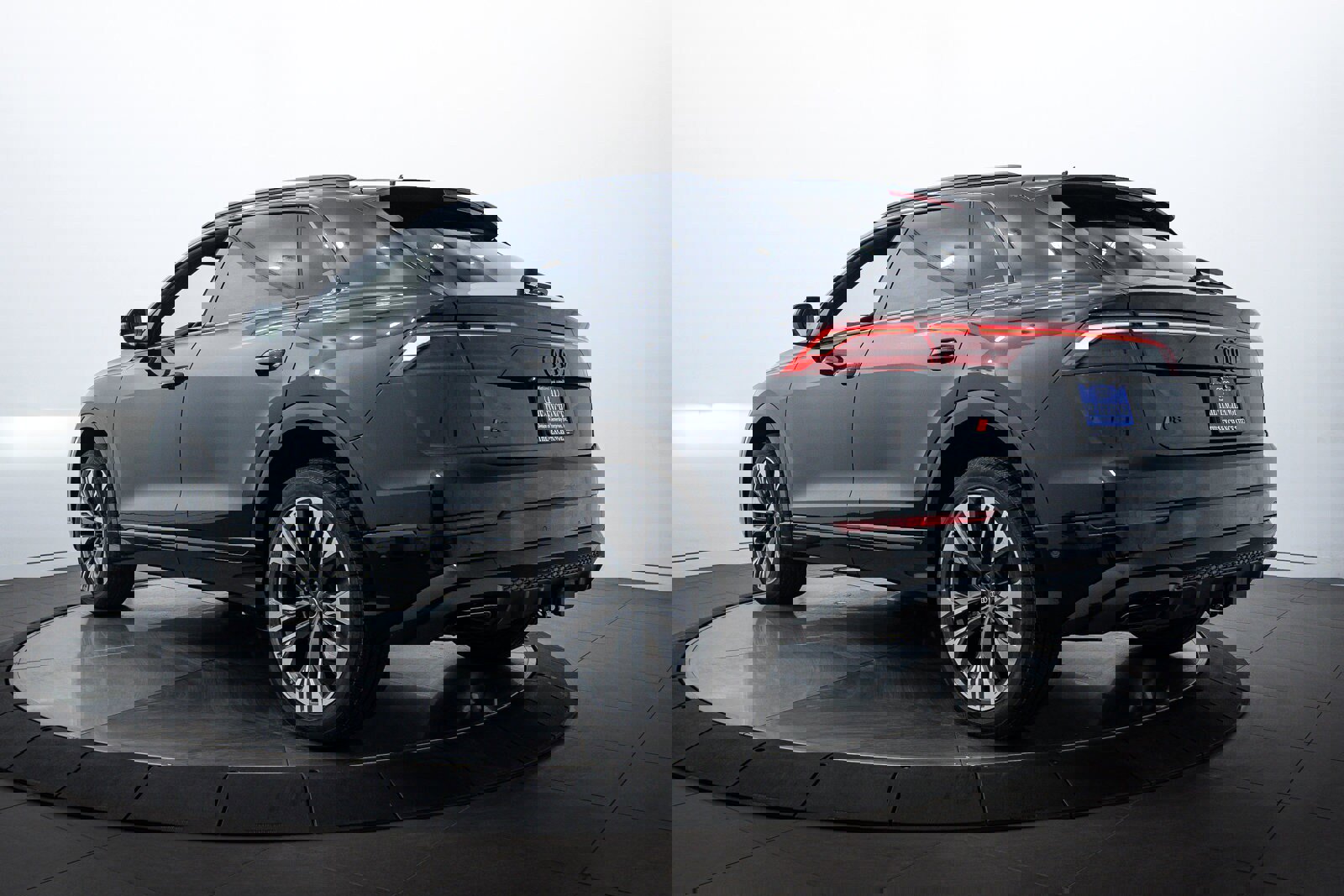 New 2025 Audi Q8 Premium Plus image 5