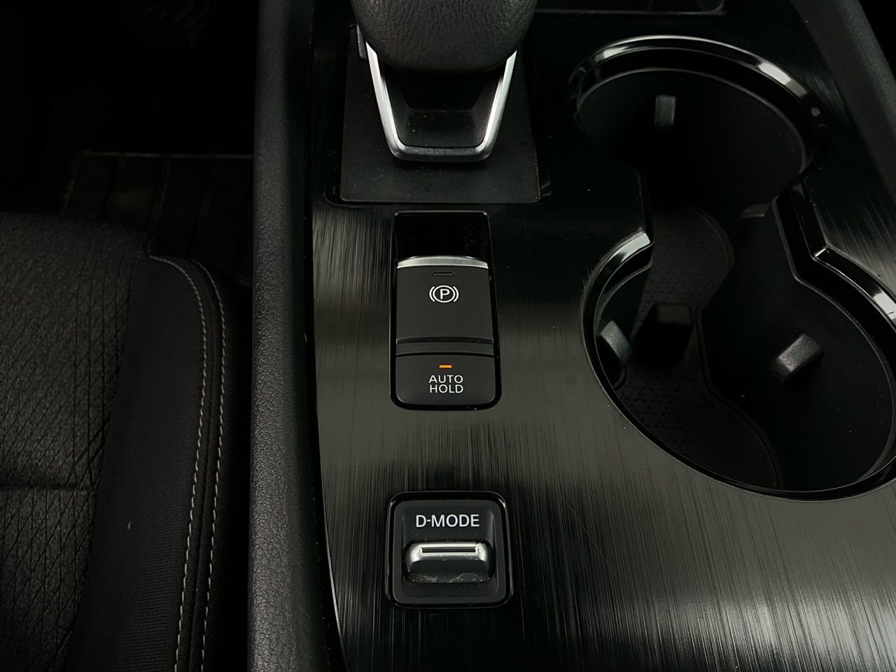 Used 2025 Nissan Rogue SV image 23