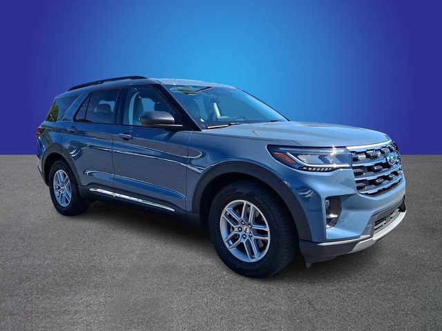 Used 2025 Ford Explorer Active w/ Active Comfort Package RWD image 2