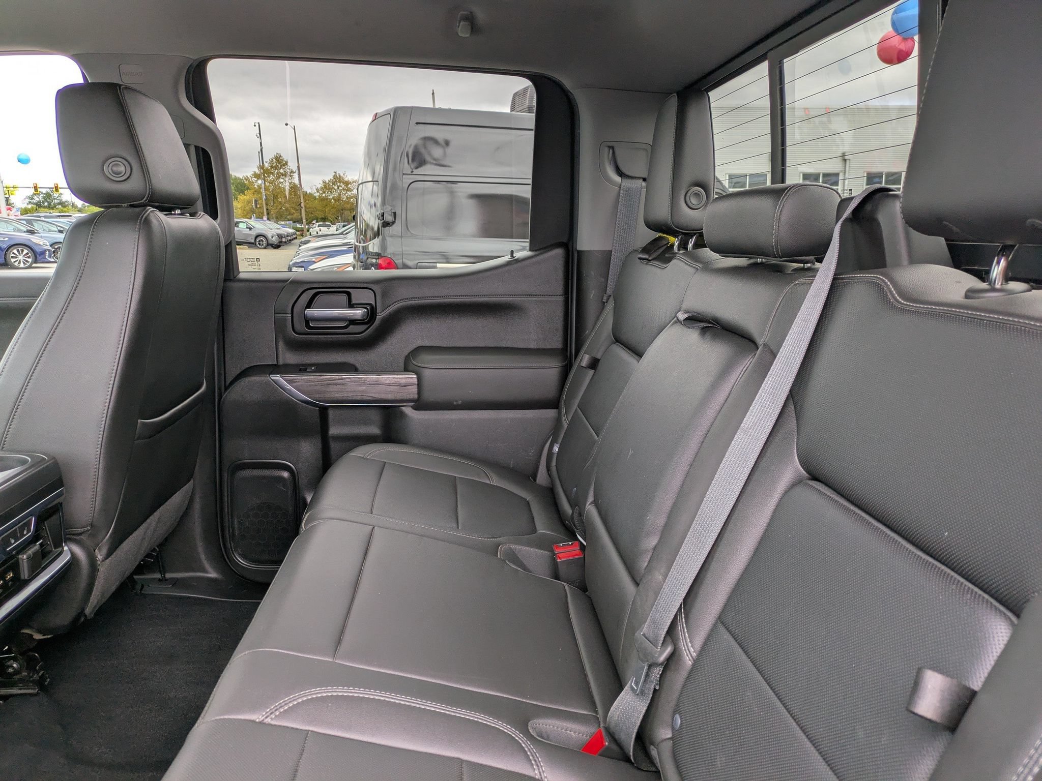 Used 2021 Chevrolet Silverado 1500 LTZ w/ LTZ Convenience Package II AWD/4WD image 15