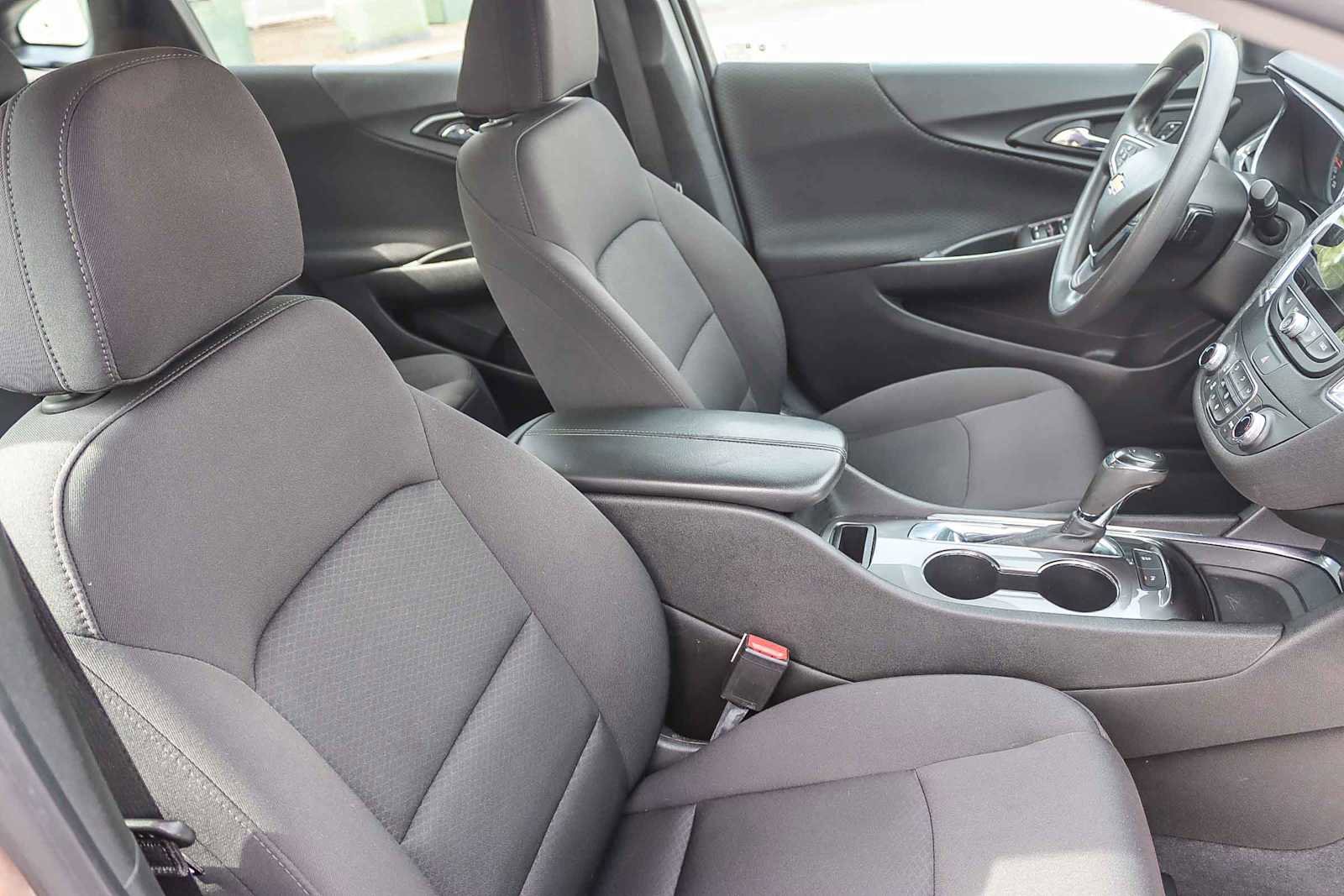 Used 2019 Chevrolet Malibu LT w/ Driver Confidence Package II image 14