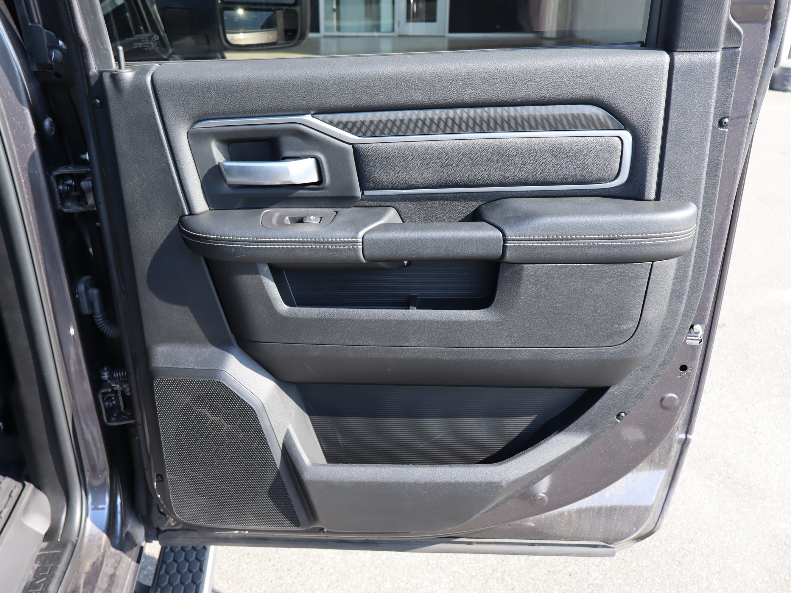 Used 2025 RAM 3500 Big Horn AWD/4WD image 35