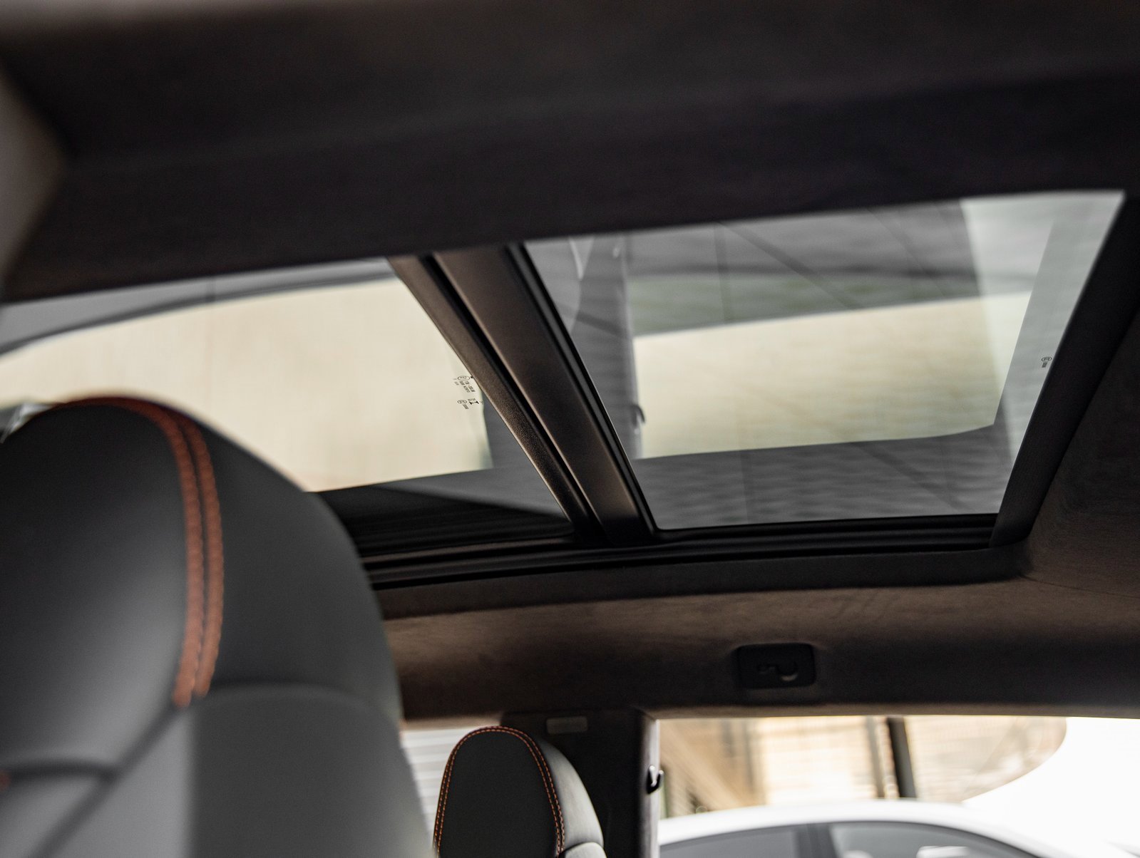 Used 2025 Lamborghini Urus SE image 24