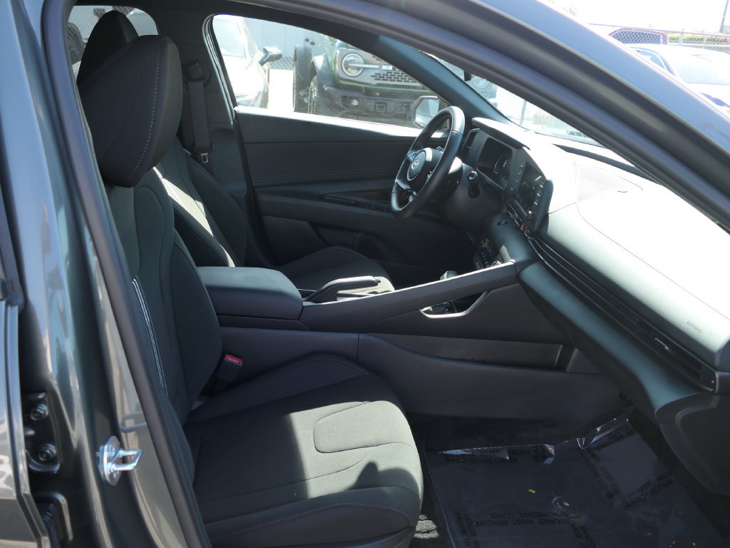 Used 2025 Hyundai Elantra Sport FWD image 24