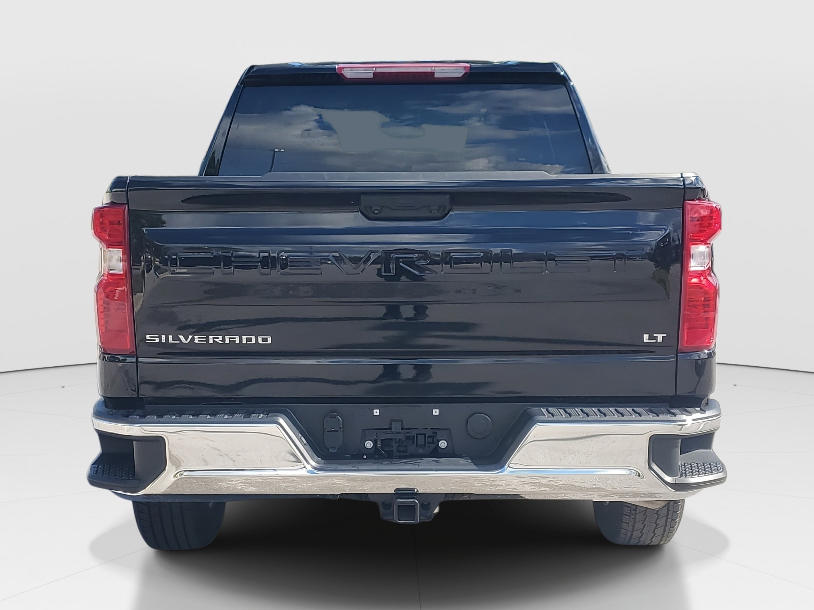 Used 2025 Chevrolet Silverado 1500 LT image 4