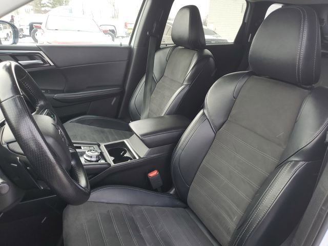 Used 2024 Mitsubishi Outlander SE image 5