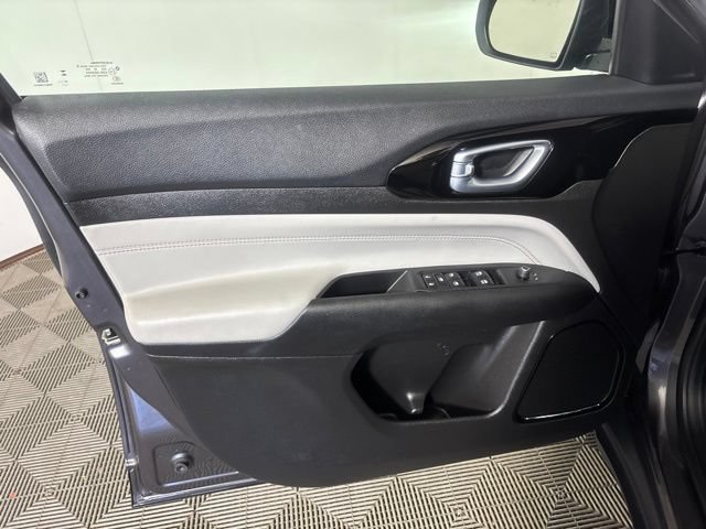 Used 2024 Jeep Compass Limited AWD/4WD image 13