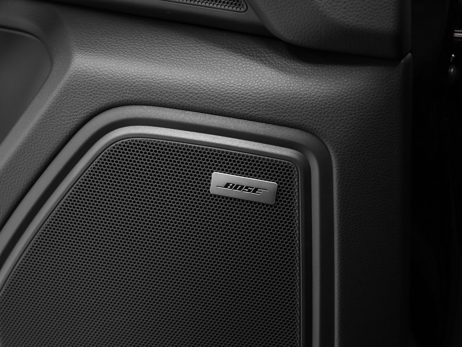Certified 2026 Porsche Macan AWD/4WD image 45