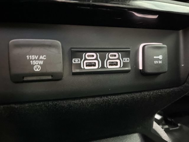 Used 2022 Jeep Wagoneer Series III w/ Flexible Seating Group AWD/4WD image 18